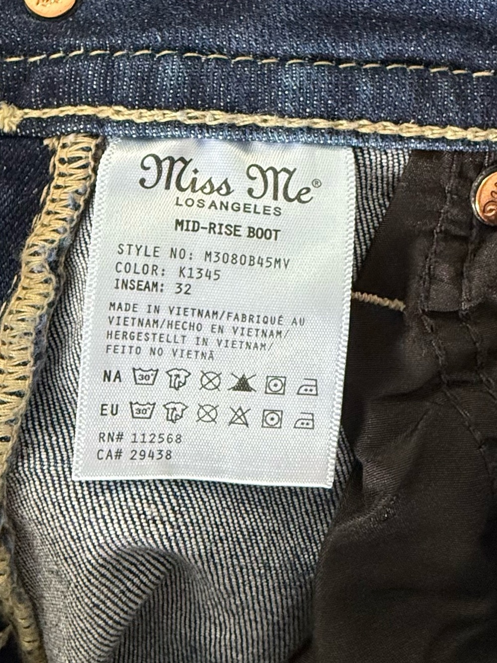 NWT Miss Me Mid-Rise Bootcut Jeans - Wing & Floral Embroidery - Size 27/32 - Picture 15 of 16